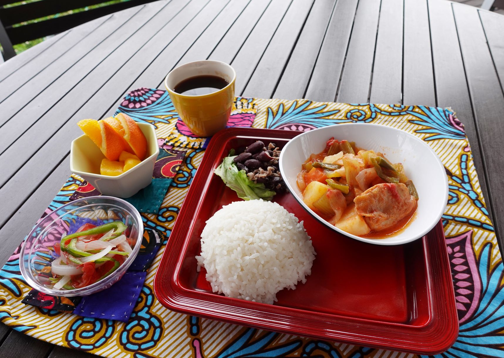 【アフリカなんでもランキング】アフリカトップの生産穀物・イモ類（キャッサバ、トウモロコシ、コメ）～栽培に適した気候・場所と、アフリカ料理を楽しめる食堂～