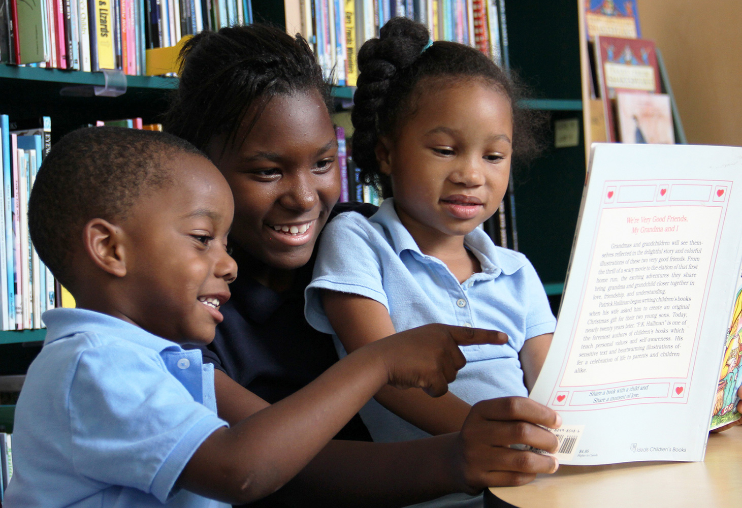 アフリカの「超」多言語社会：アフリカ言語と公用語を取り巻く社会的制度と課題